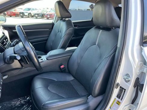 Used 2021 Toyota Camry XSE FWD image 16