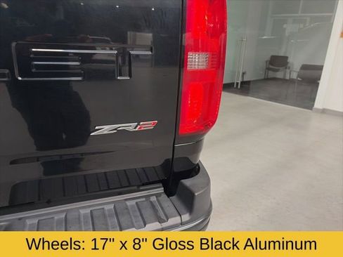 Used 2021 Chevrolet Colorado ZR2 w/ ZR2 Midnight Special Edition image 40