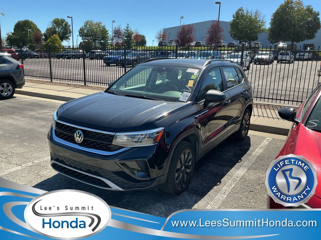 Used 2024 Volkswagen Taos S FWD image 1