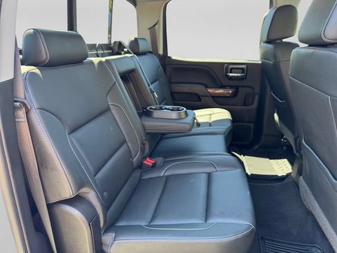 Used 2018 GMC Sierra 3500 SLE w/ SLE Preferred Package AWD/4WD image 17