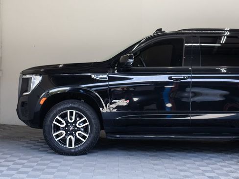 Used 2024 GMC Yukon AT4 w/ Technology Package AWD/4WD image 7
