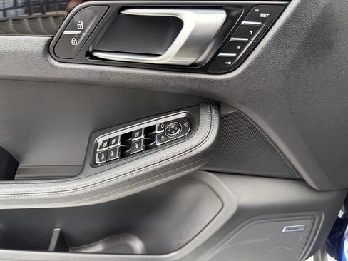 Certified 2026 Porsche Macan AWD/4WD image 25
