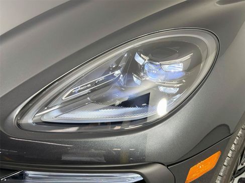 Certified 2026 Porsche Macan Turbo AWD/4WD image 15