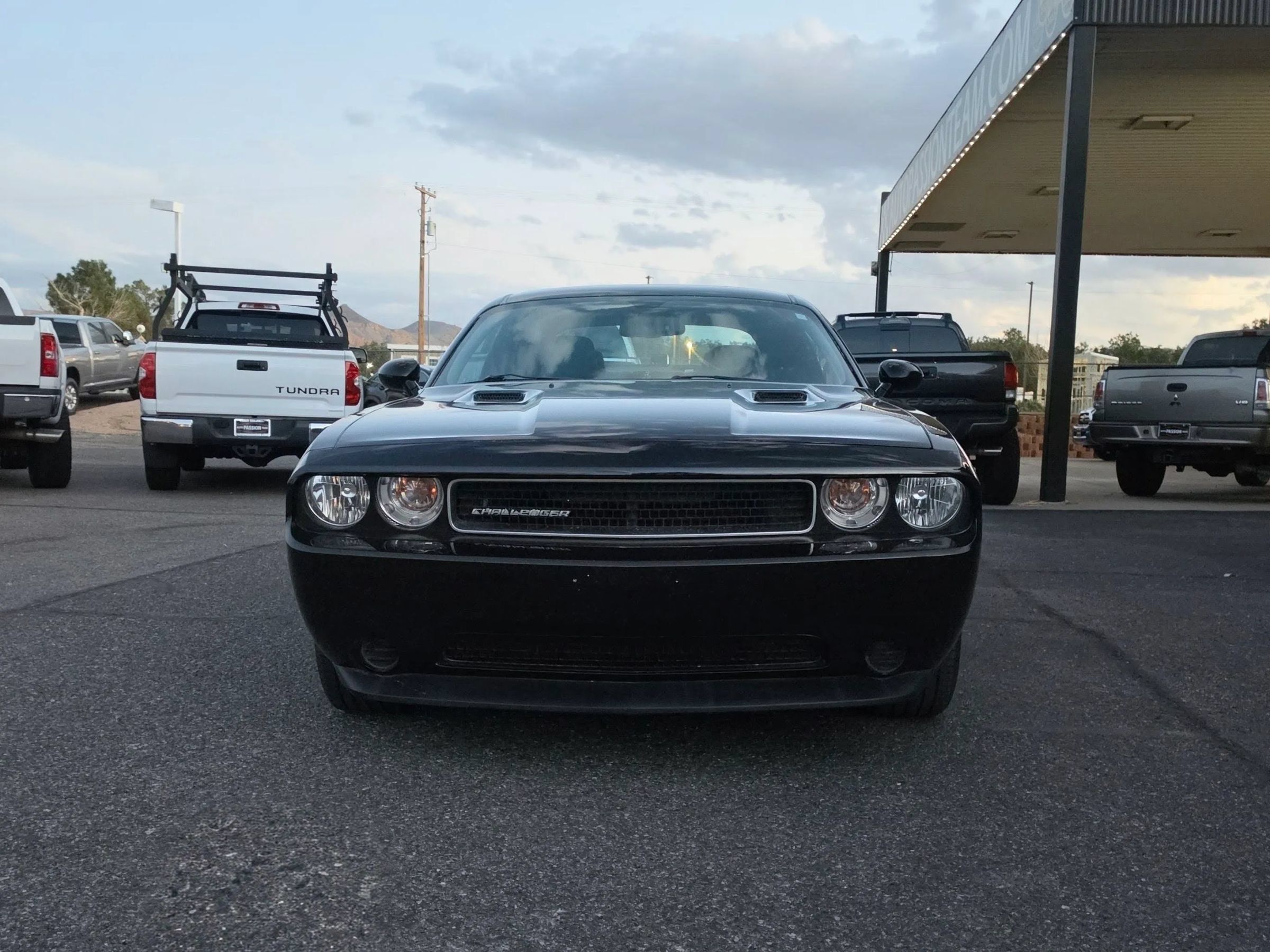 Used 2014 Dodge Challenger SXT RWD image 8