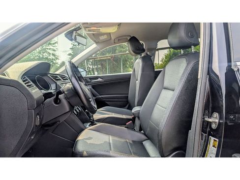 Used 2018 Volkswagen Tiguan SE w/ 3rd Row Seat Package image 14
