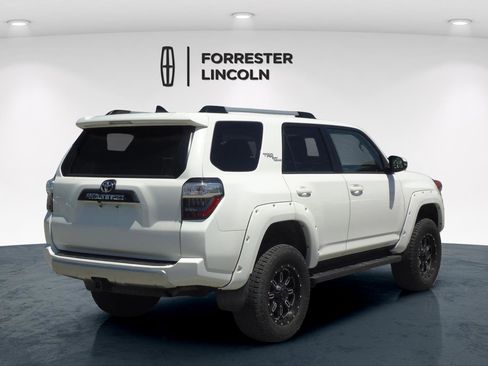 Used 2018 Toyota 4Runner TRD Off-Road Premium AWD/4WD image 3