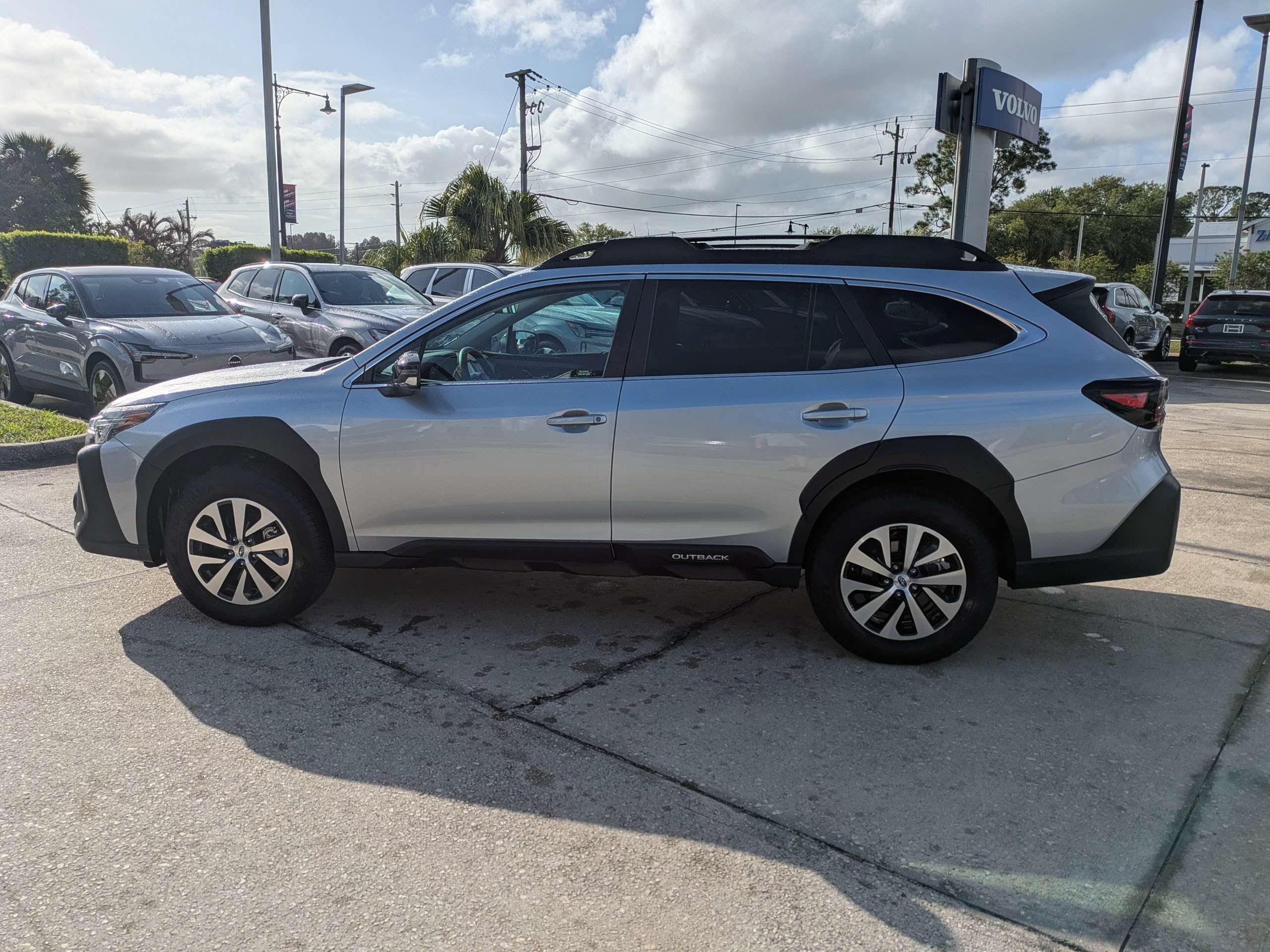 Used 2025 Subaru Outback Premium w/ Popular Package #1A AWD/4WD image 7