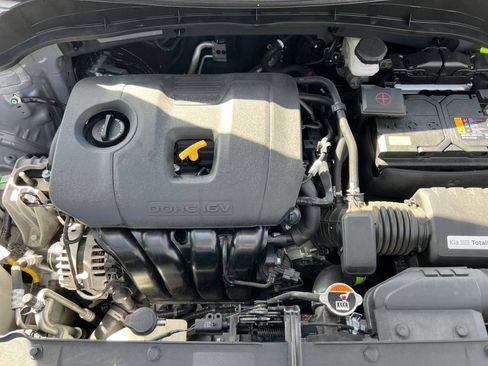 Used 2025 Kia Soul LX w/ LX Technology Package FWD image 27