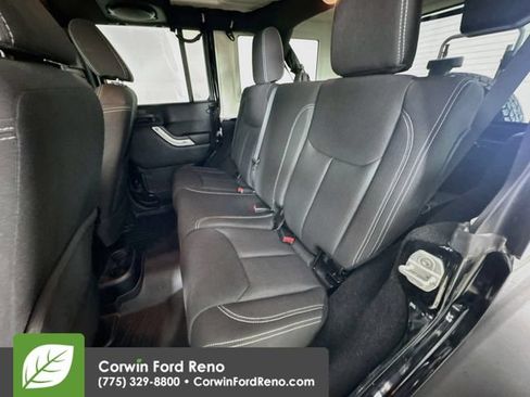 Used 2013 Jeep Wrangler Unlimited Rubicon AWD/4WD image 22