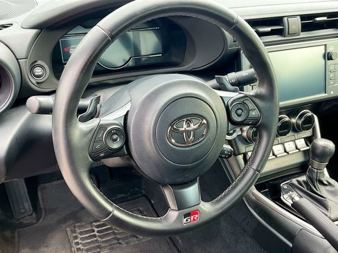 Used 2023 Toyota GR86 w/ ALL Weather Mat Package (TMS) RWD image 11
