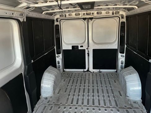 Used 2025 RAM ProMaster 2500 w/ Convenience Group image 12