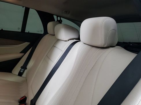 Used 2018 Mercedes-Benz E 400 4MATIC Wagon image 13