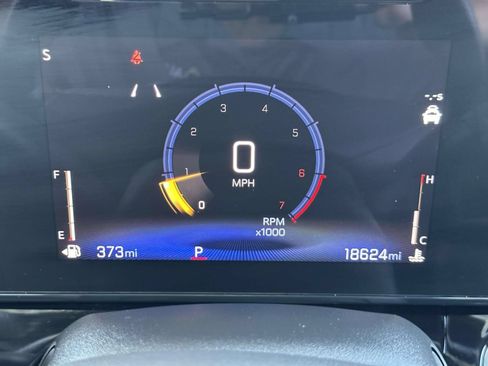 Used 2025 Chevrolet Trax RS w/ Driver Confidence Package FWD image 19