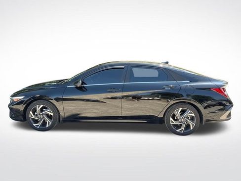 Used 2024 Hyundai Elantra Limited FWD image 3