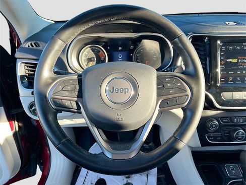 Certified 2019 Jeep Cherokee Limited w/ Luxury Group image 11