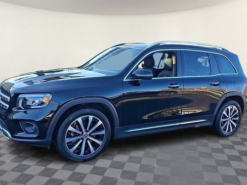 Used 2022 Mercedes-Benz GLB 250 4MATIC image 4