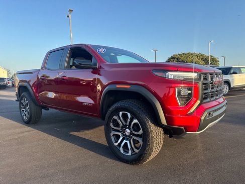 Used 2024 GMC Canyon AT4 AWD/4WD image 8
