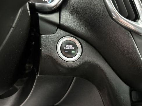 Certified 2018 Chevrolet Equinox LT image 16