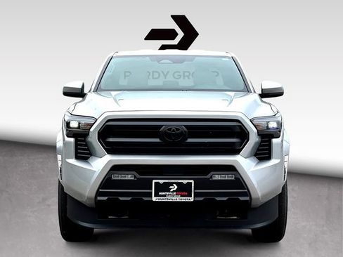 Certified 2025 Toyota Tacoma SR5 AWD/4WD image 3