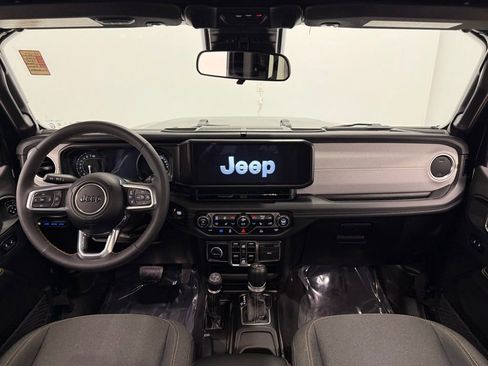 Used 2024 Jeep Wrangler Unlimited Sahara image 20