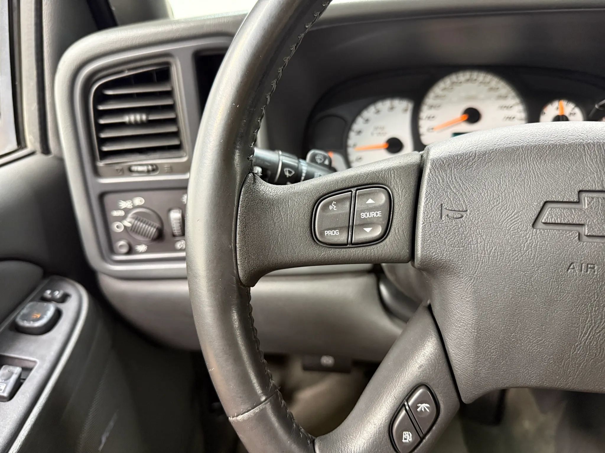 Used 2004 Chevrolet Silverado 1500 SS AWD/4WD image 27