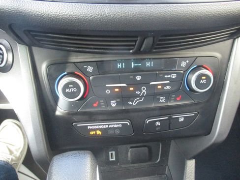 Used 2019 Ford Escape SE image 13