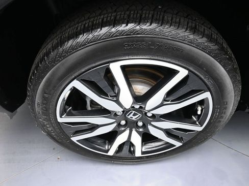 Certified 2022 Honda Pilot Touring image 12