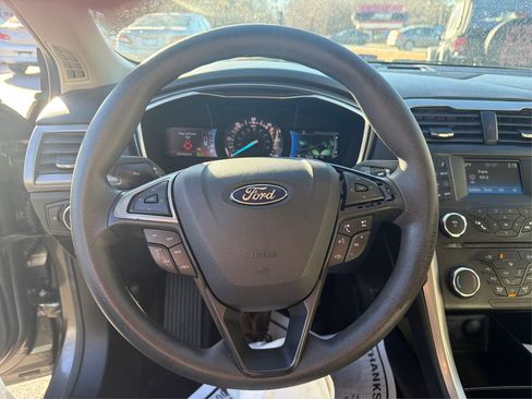 Used 2018 Ford Fusion S image 19