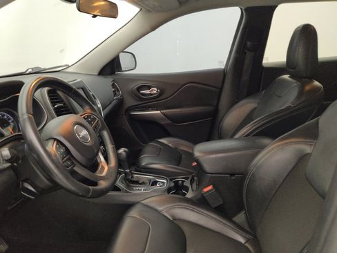 Used 2019 Jeep Cherokee Latitude Plus image 17