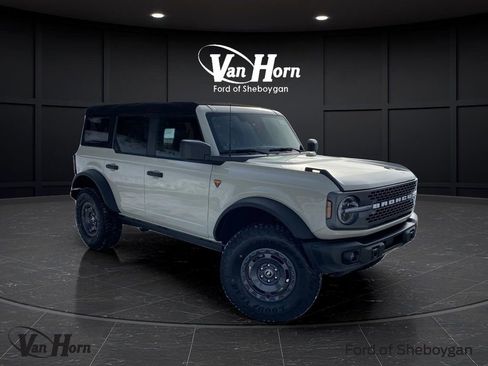 New 2025 Ford Bronco Badlands w/ Sasquatch Package image 1