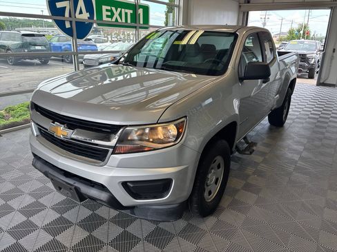 Used 2018 Chevrolet Colorado W/T AWD/4WD image 3