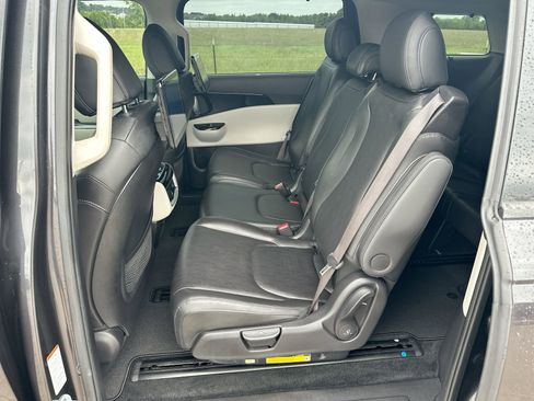 Used 2023 Kia Carnival SX FWD image 23