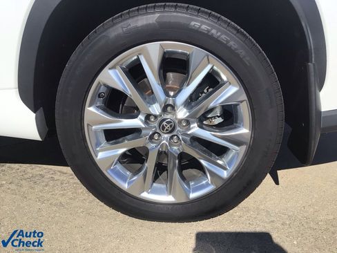 Used 2022 Toyota Highlander Limited image 7