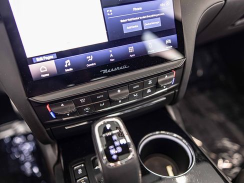 Used 2023 Maserati Quattroporte Modena Q4 image 30