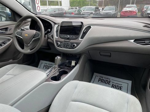 Used 2020 Chevrolet Malibu LT image 31