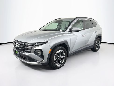 Used 2025 Hyundai Tucson SEL FWD image 3
