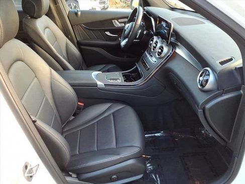 Certified 2022 Mercedes-Benz GLC 300 image 17