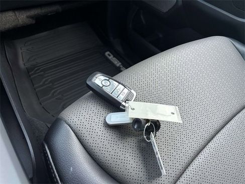 Used 2024 Ford F150 Lariat w/ FX4 Off-Road Package image 32