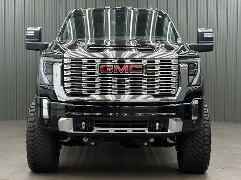 Used 2025 GMC Sierra 3500 Denali w/ Denali Reserve Package image 8