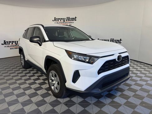 Used 2021 Toyota RAV4 LE AWD/4WD image 6