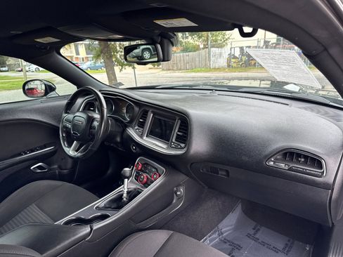 Used 2019 Dodge Challenger R/T image 17