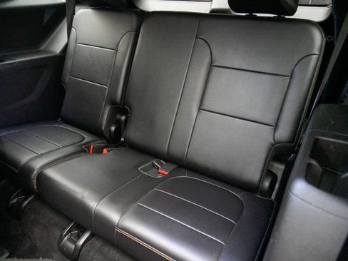 Used 2018 Chevrolet Traverse LT w/ LPO, Black Accent Package image 29