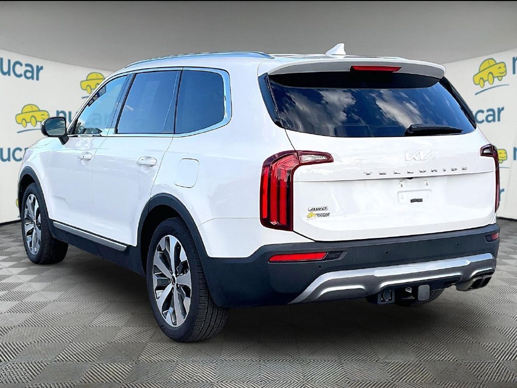 Certified 2022 Kia Telluride EX w/ EX Premium Package AWD/4WD image 4