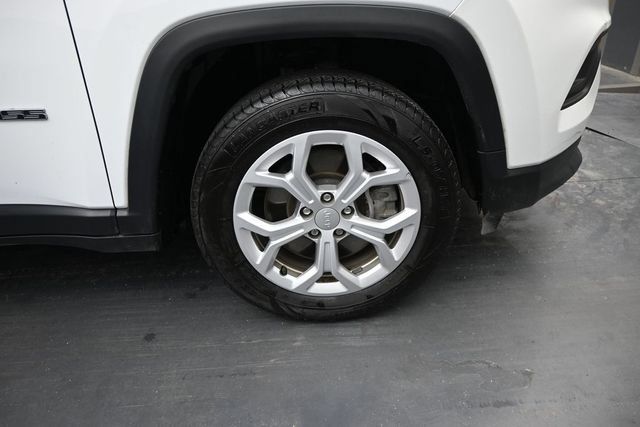 Used 2024 Jeep Compass Latitude AWD/4WD image 41