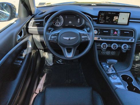 Used 2023 Genesis G70 2.0T image 15