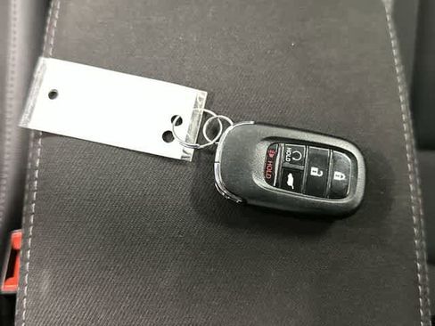 Used 2025 Honda Civic Sport image 31