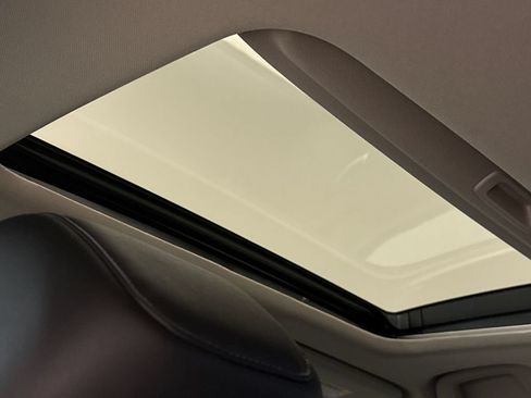 Used 2024 Honda Accord EX-L image 11