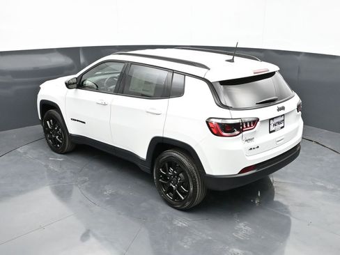 New 2026 Jeep Compass Latitude image 25