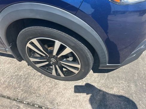 Used 2020 Nissan Kicks SV FWD image 3