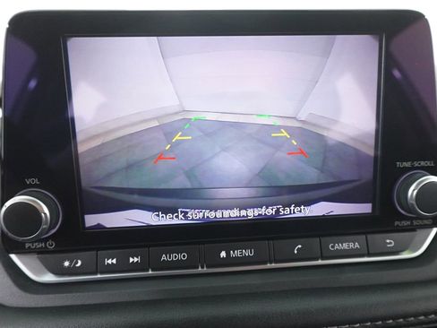 Used 2023 Nissan Rogue SV image 18